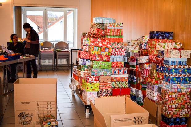 Weihnachten im Schuhkarton: Geschenke der Hoffnung in Alsfeld